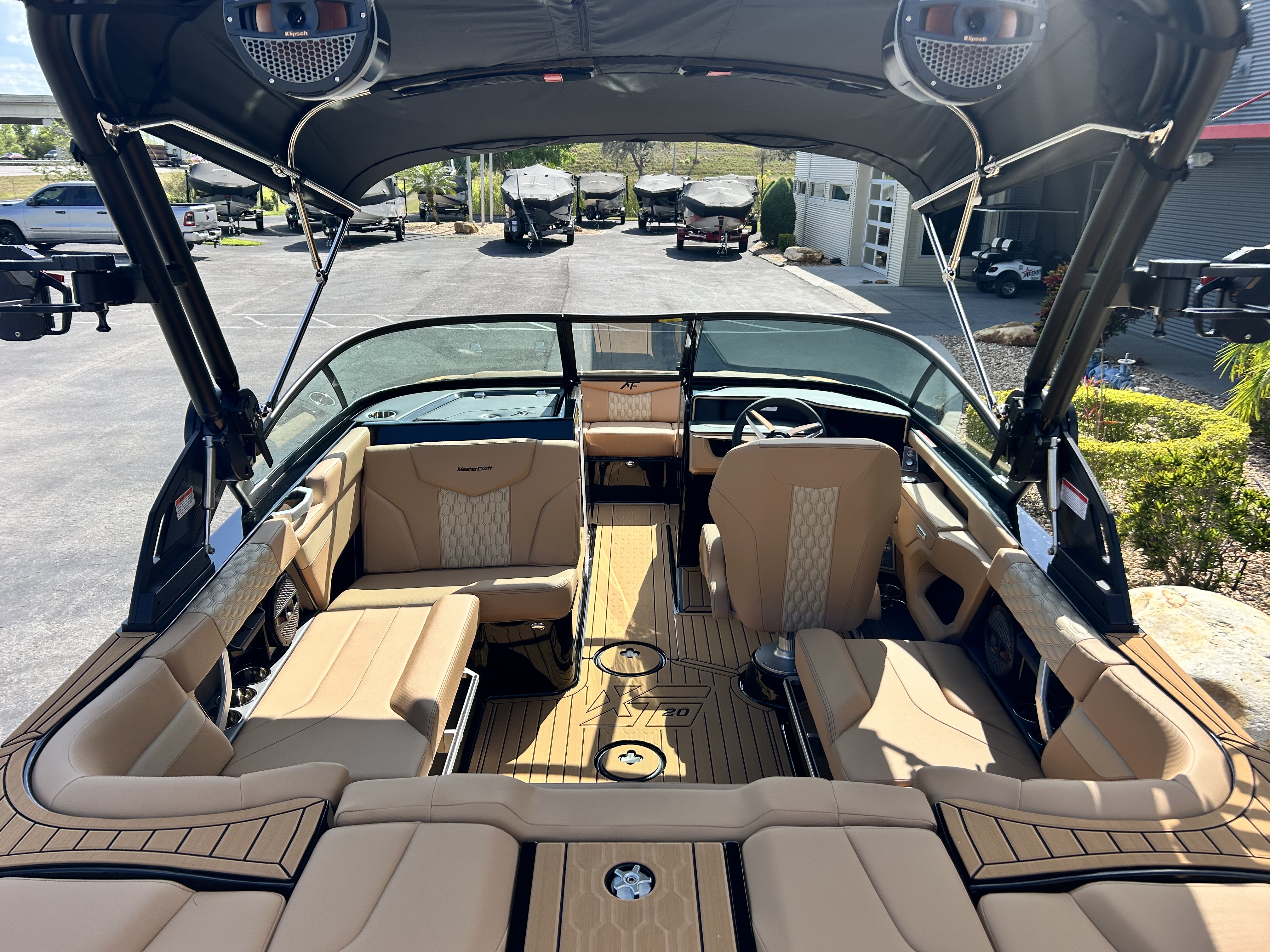 2025 MasterCraft XT20