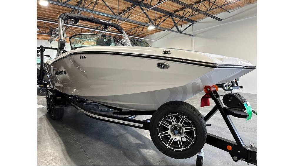 2023 MasterCraft NXT24