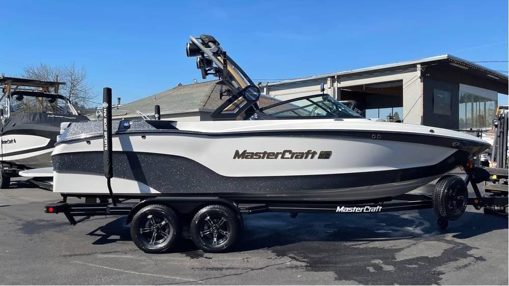 2024 MasterCraft XT23