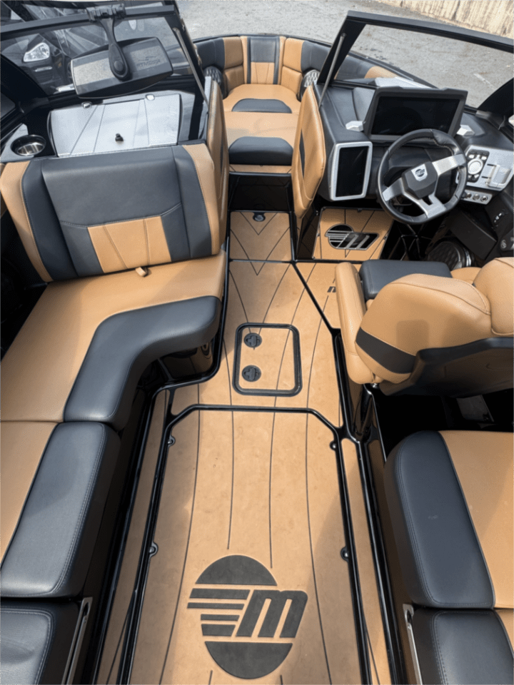 2022 Malibu 23 LSV M6DI 140 Hrs!