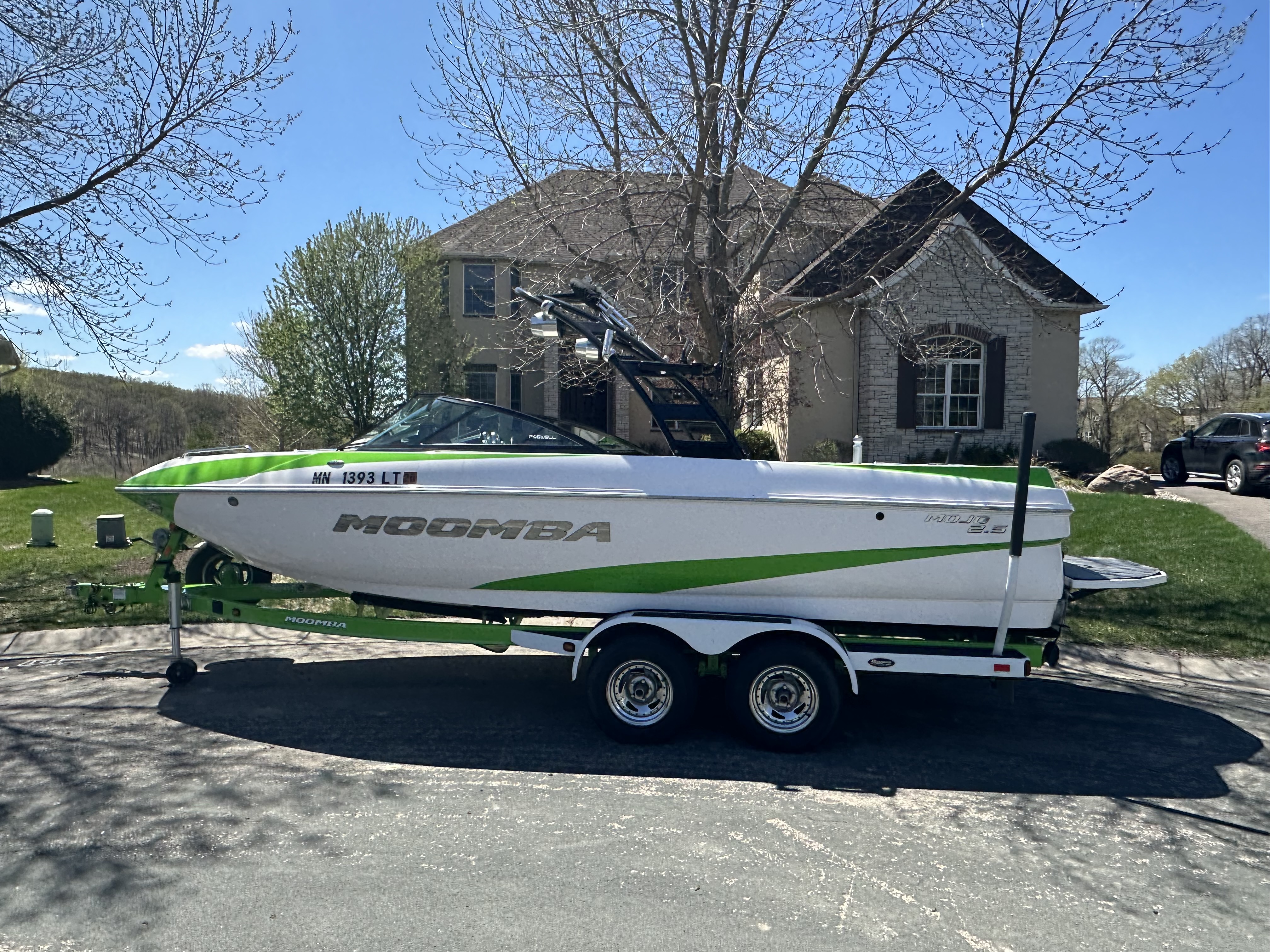 2013 MOOMBA MOJO 2.5 W/ SURF SYSTEM & XL BALLAST SYSTEM