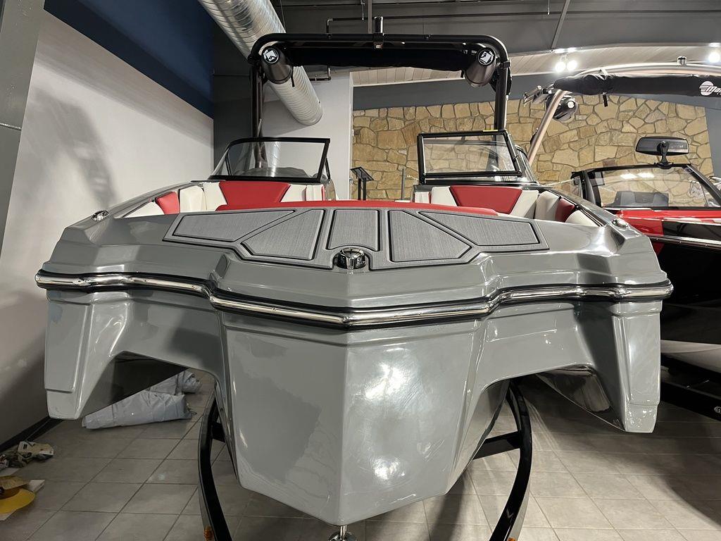 2023 Heyday Wake Boats WT-Surf