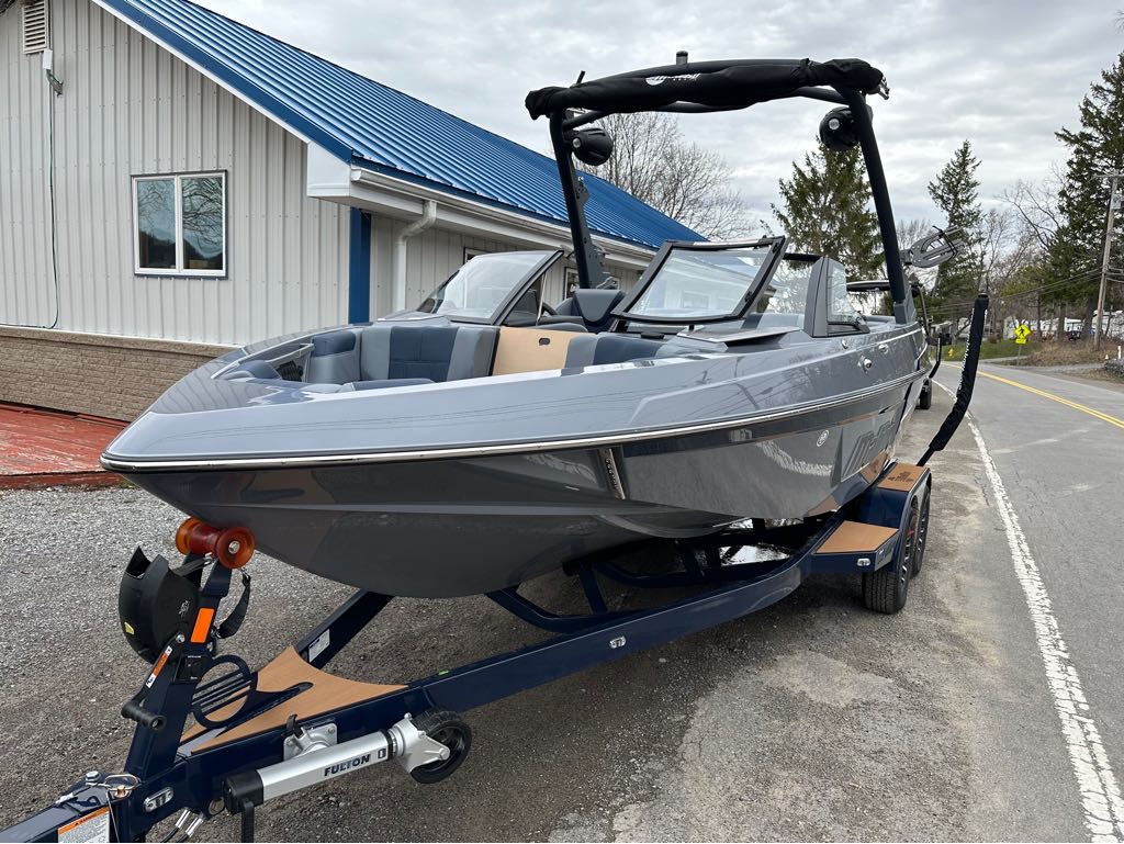 2023 Malibu Boats 20 VTX