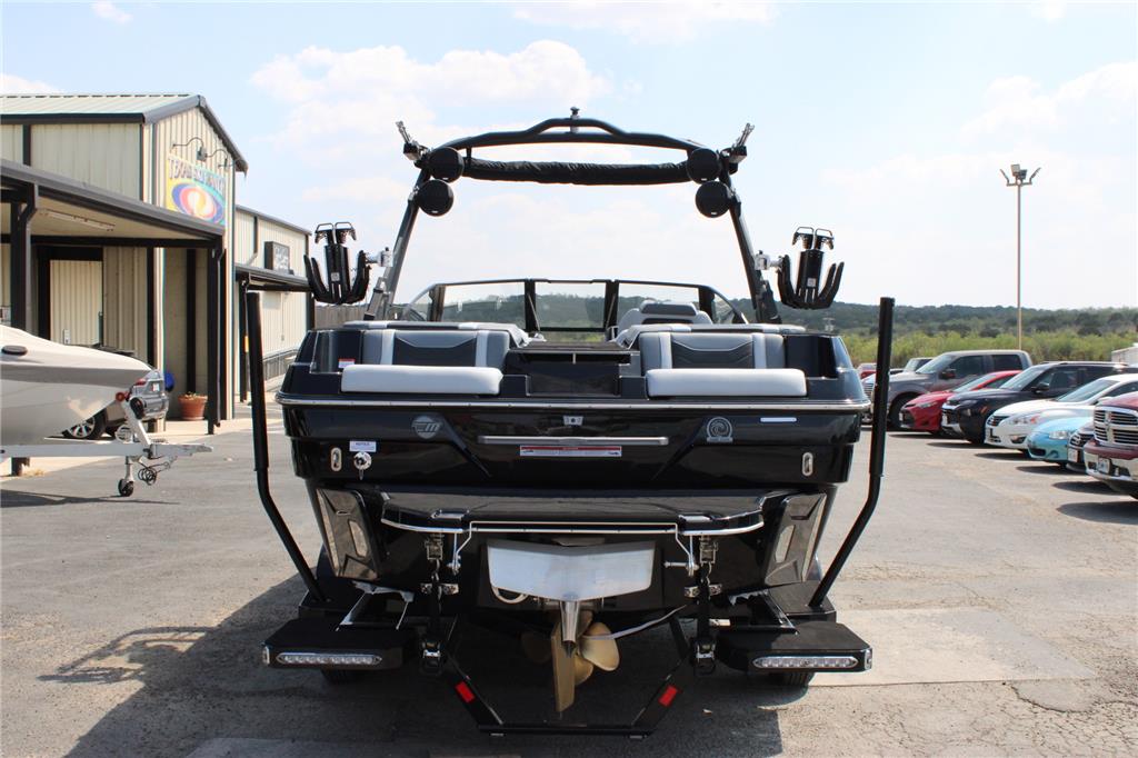 2024 Malibu 23 LSV