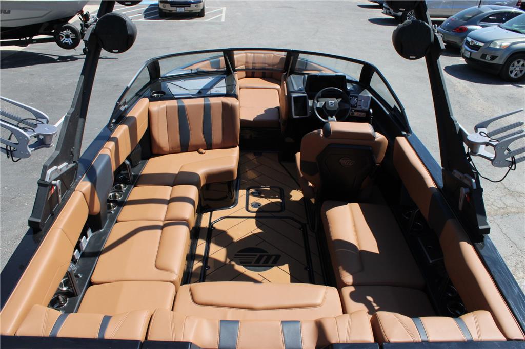 2023 Malibu 22 LSV