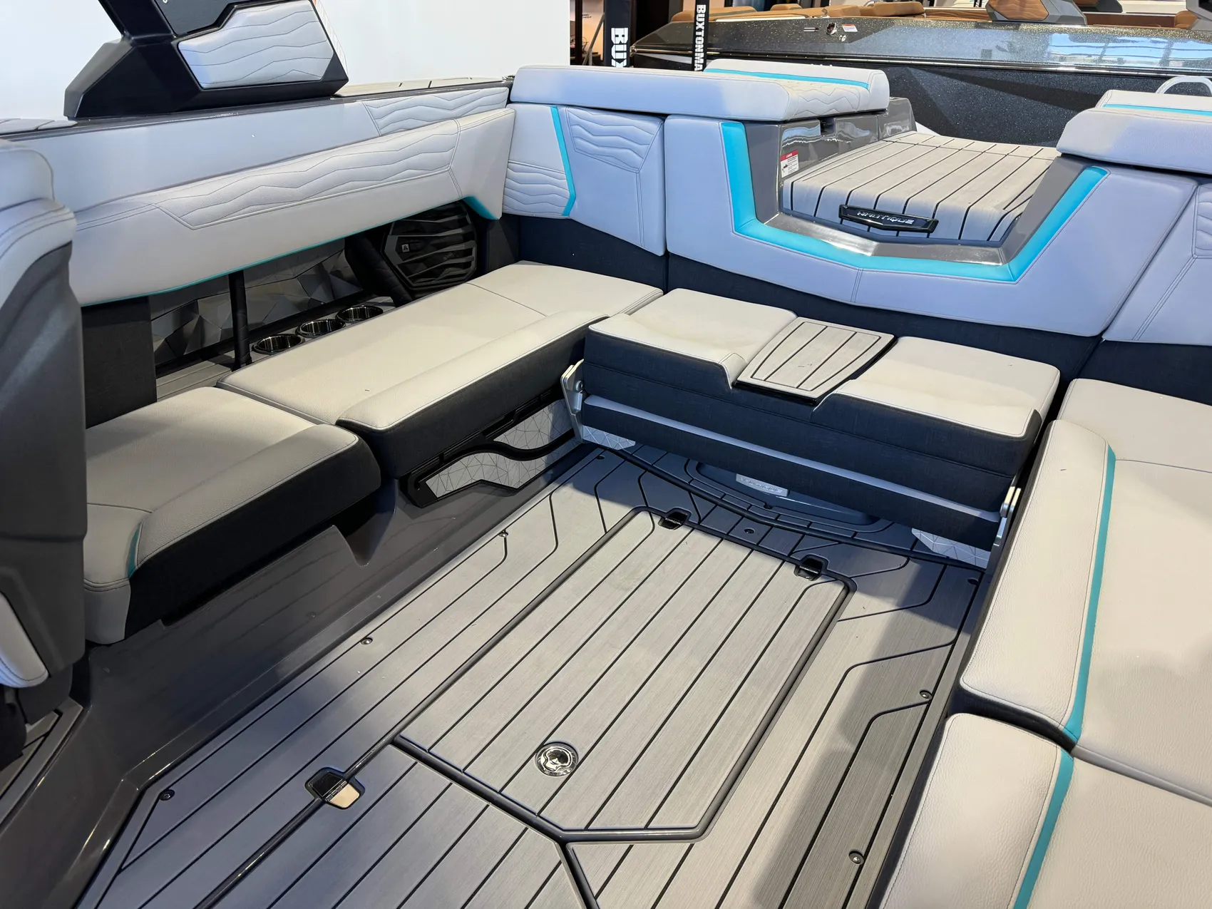 2025 Nautique G23
