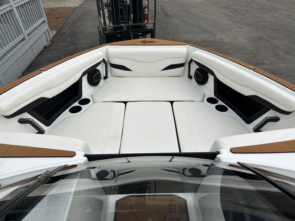 2025 Axis Wake Research T235