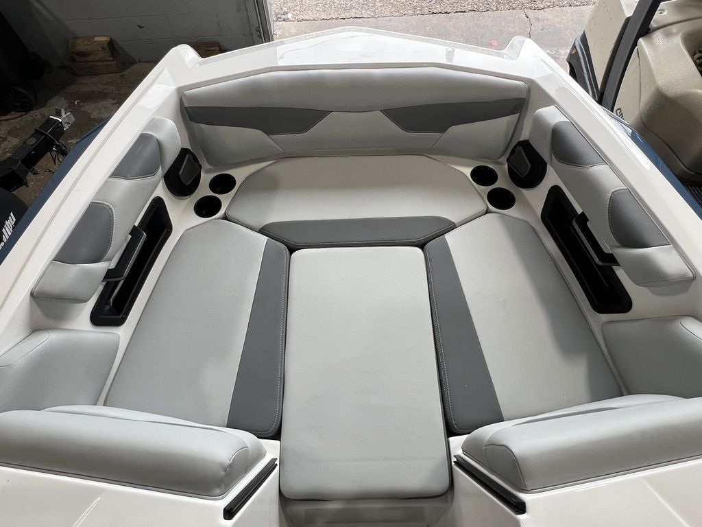 2025 Axis Wake Research A20