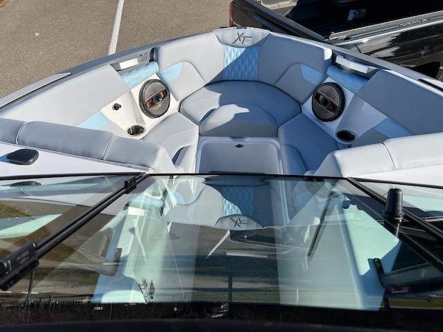 2024 MasterCraft XT22T