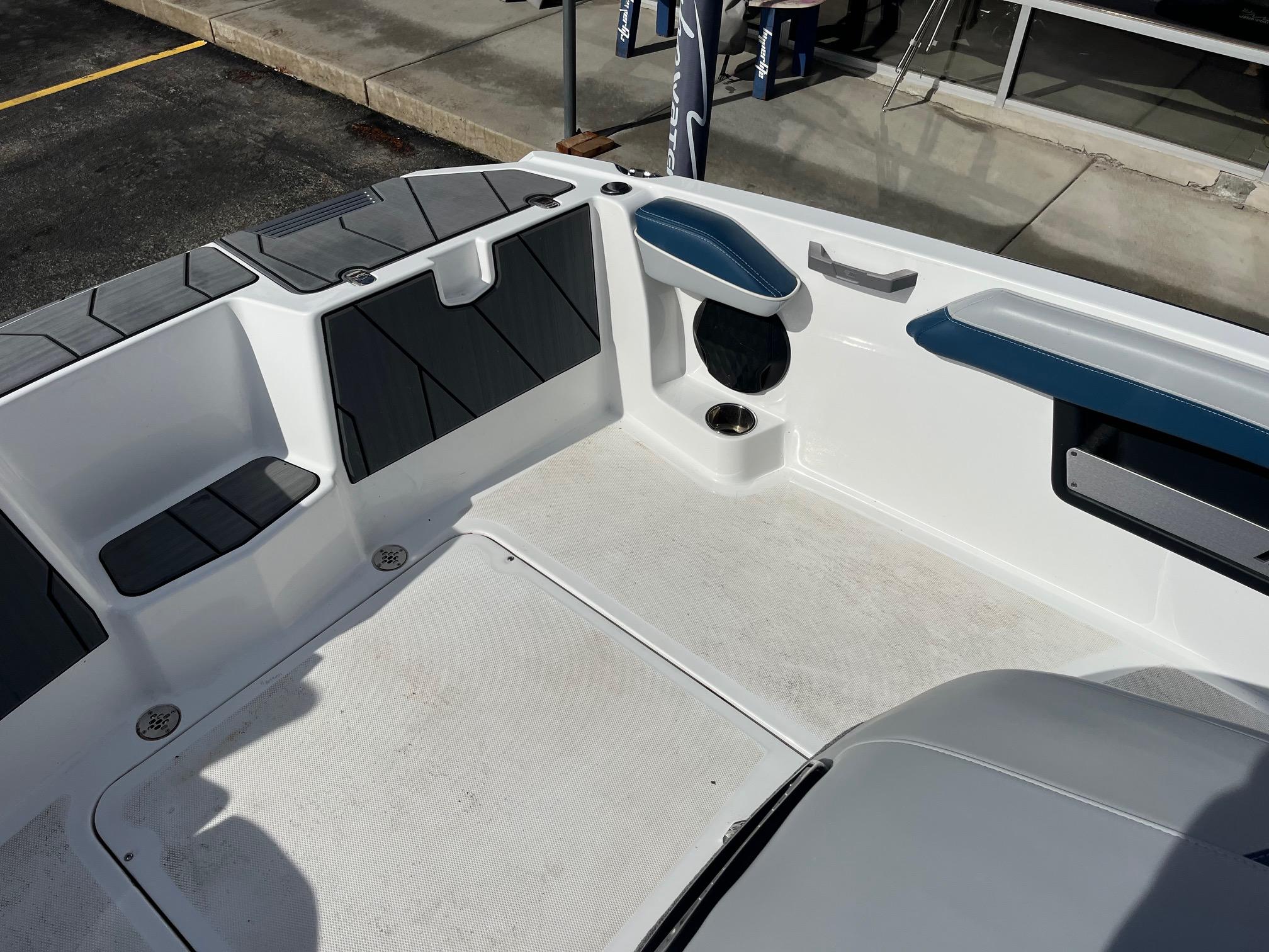 2024 Malibu Response TXi MO CB DEMO
