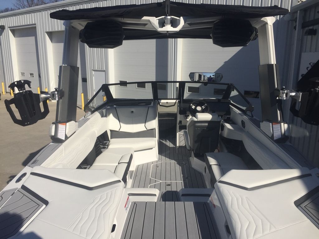 2025 Nautique Super Air Nautique G23