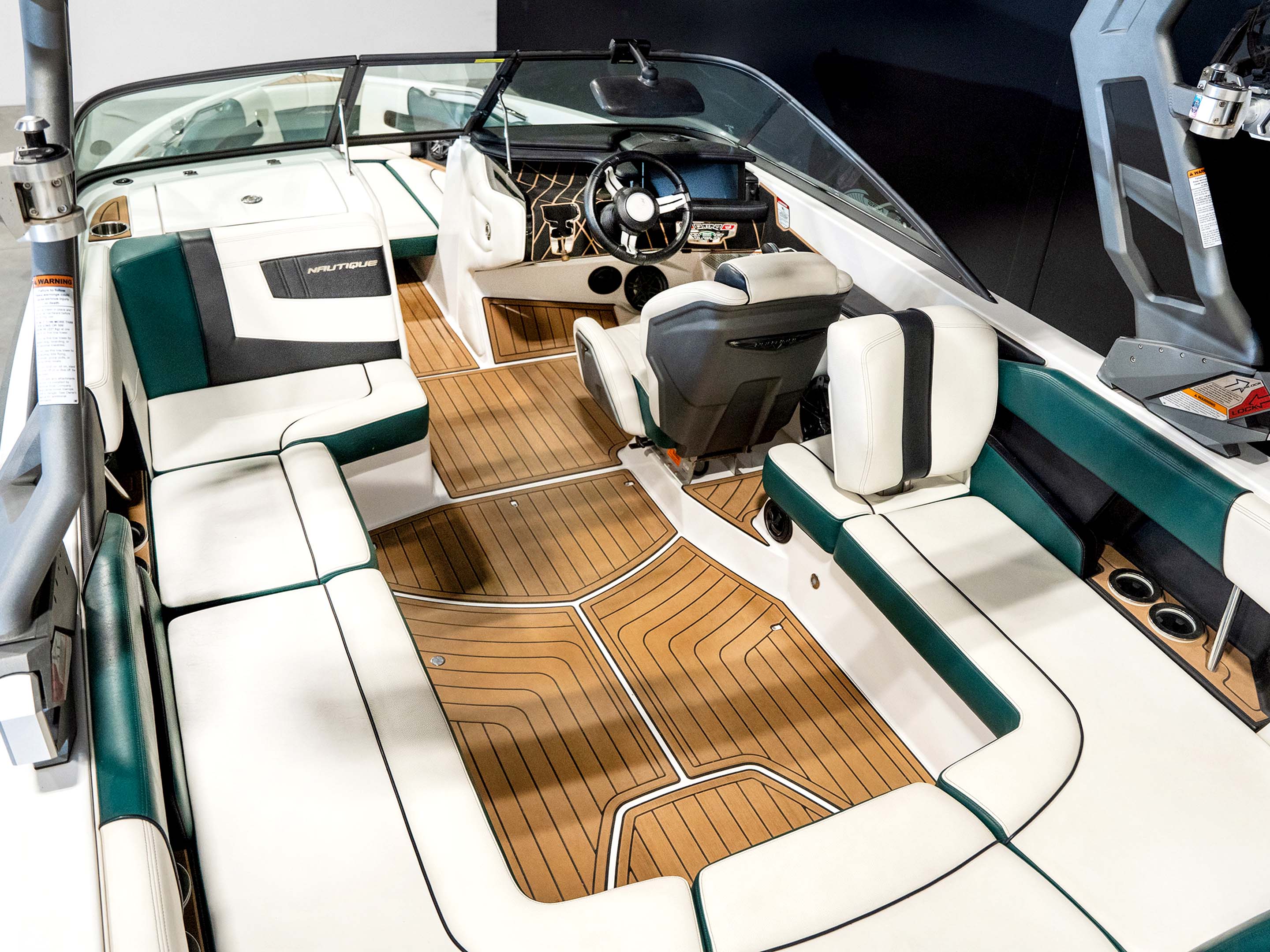 2020 Super Air Nautique 230 &#8211; Black / Emerald Green