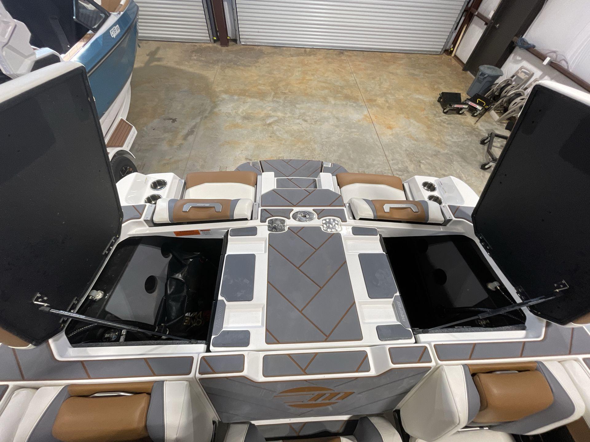 2023 Malibu 26LSV