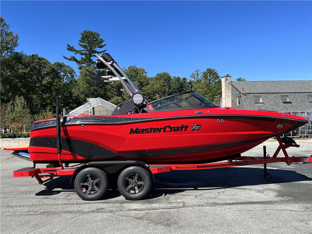 2022 MasterCraft XT20 - Immaculate