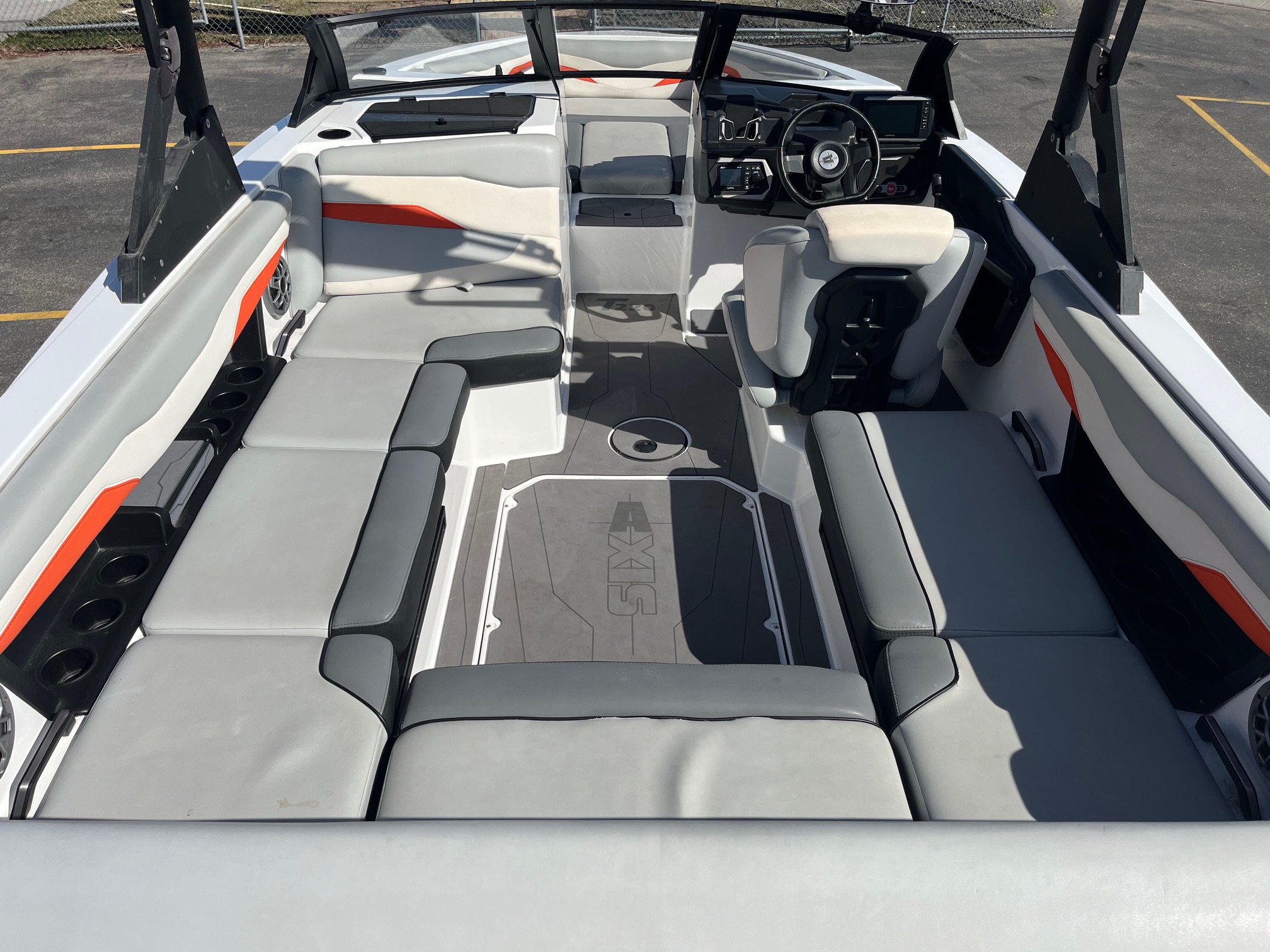 2022 Axis Wake T220
