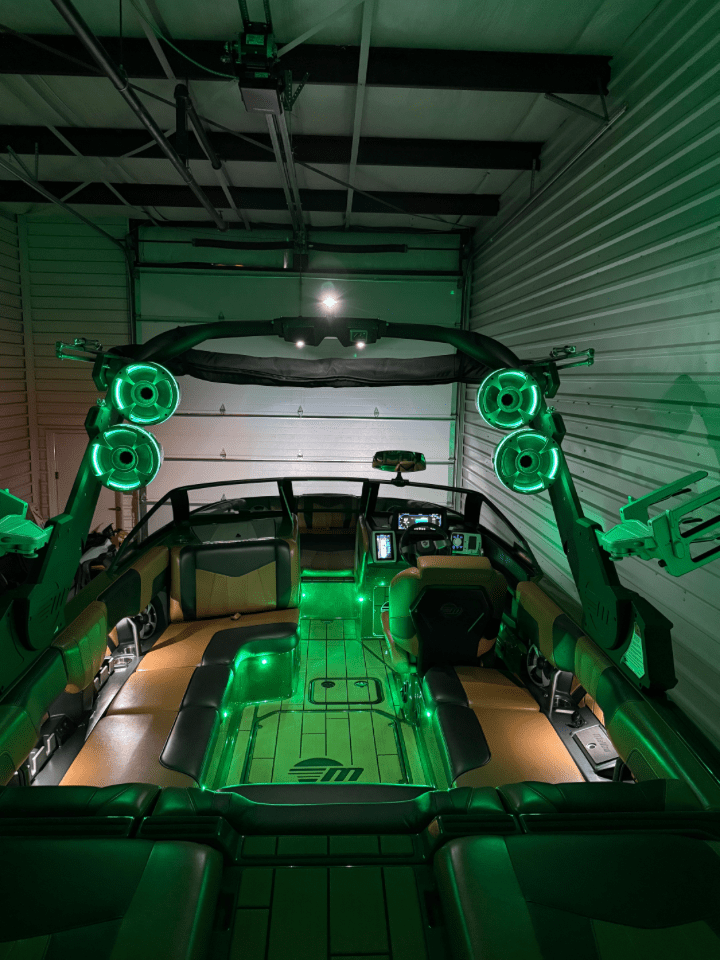 2021 Malibu 23 MXZ – Fully Loaded