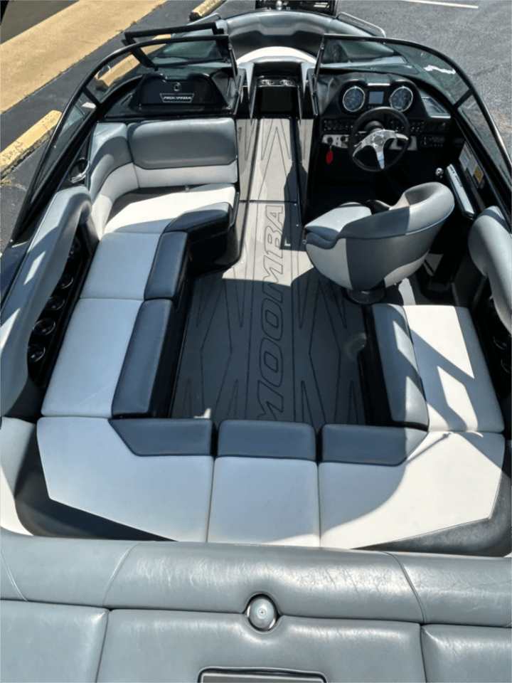 2015 MOOMBA MOBIUS LSV. VERY CLEAN!!
