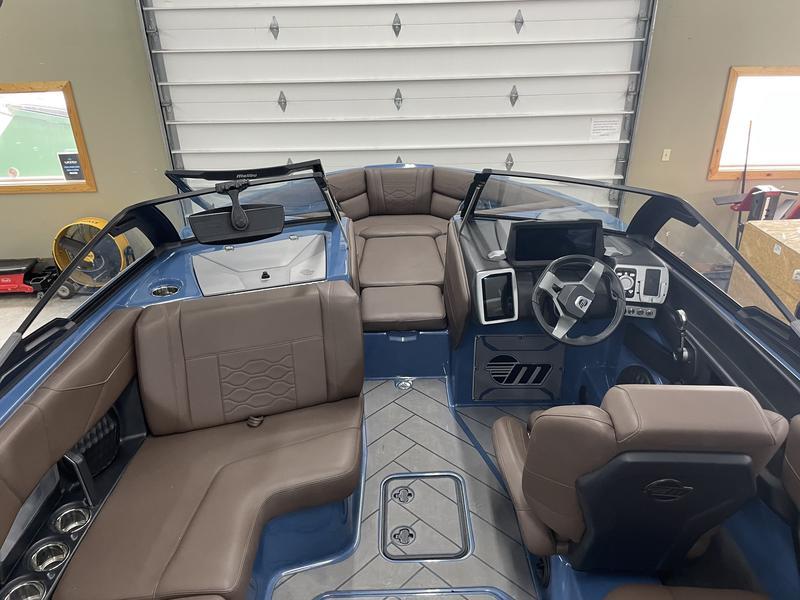 2024 Malibu 23 LSV