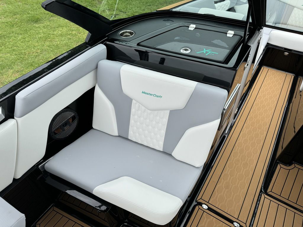 2024 MasterCraft XT24