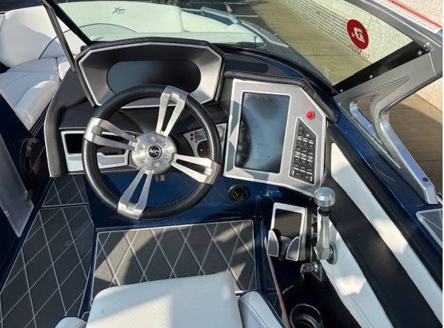 2018 MasterCraft XT22