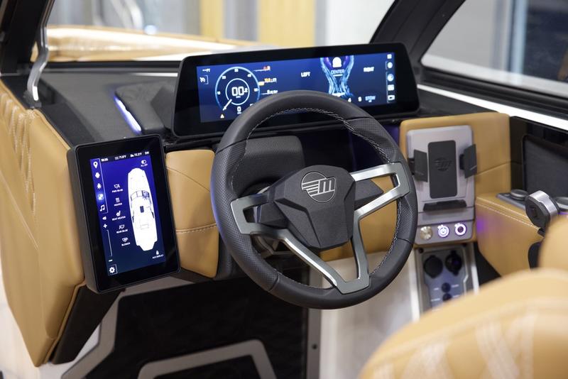 2025 Malibu M242