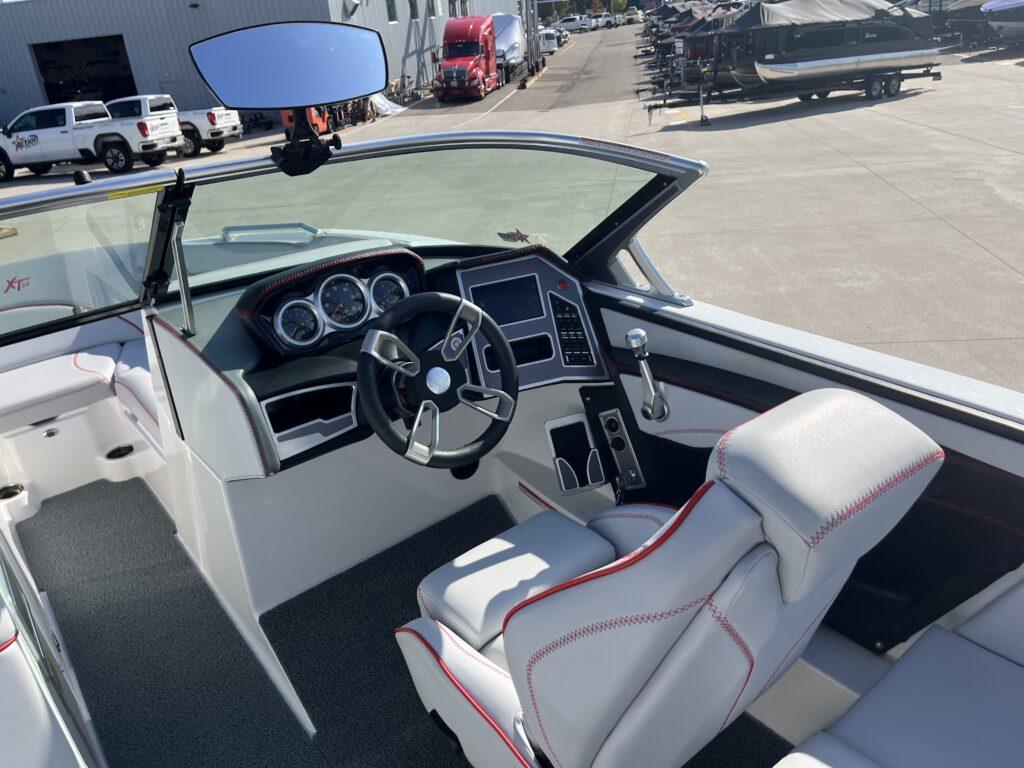 2020 MasterCraft XT22