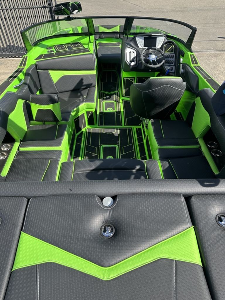 2024 supreme boats ZS212