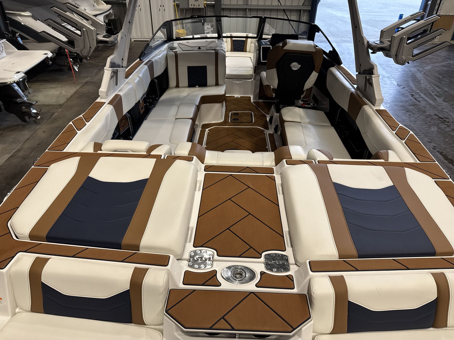 2024 Malibu 23LSV