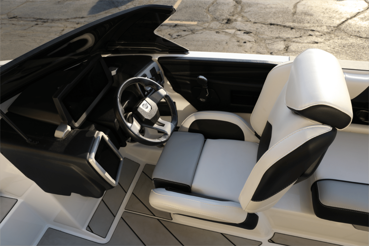 2021 Malibu 21 VLX Wakesetter M6di Motor – Just In! DEAL PENDING