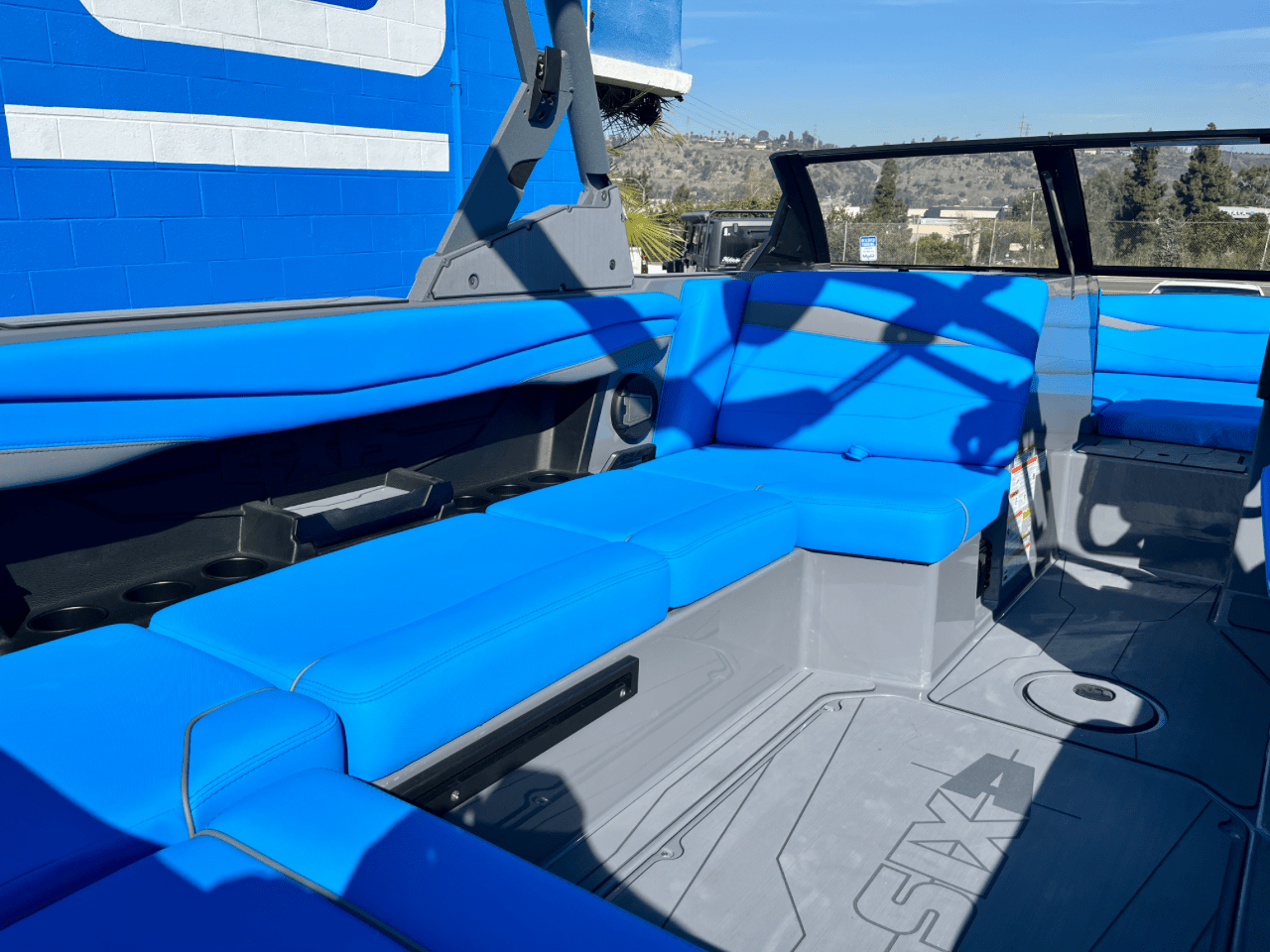 2025 Axis A225