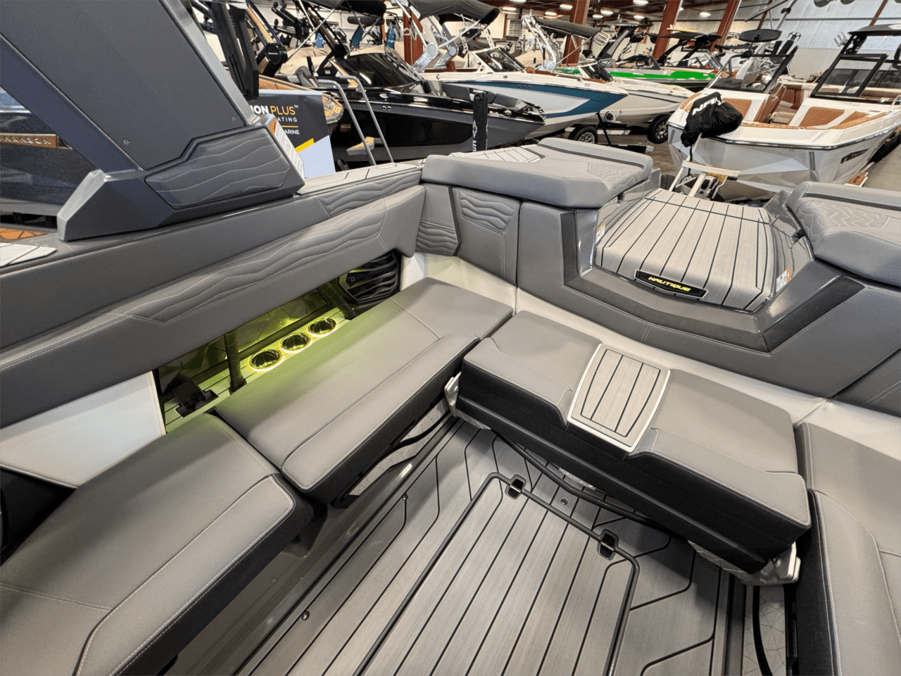 2025 Nautique G23