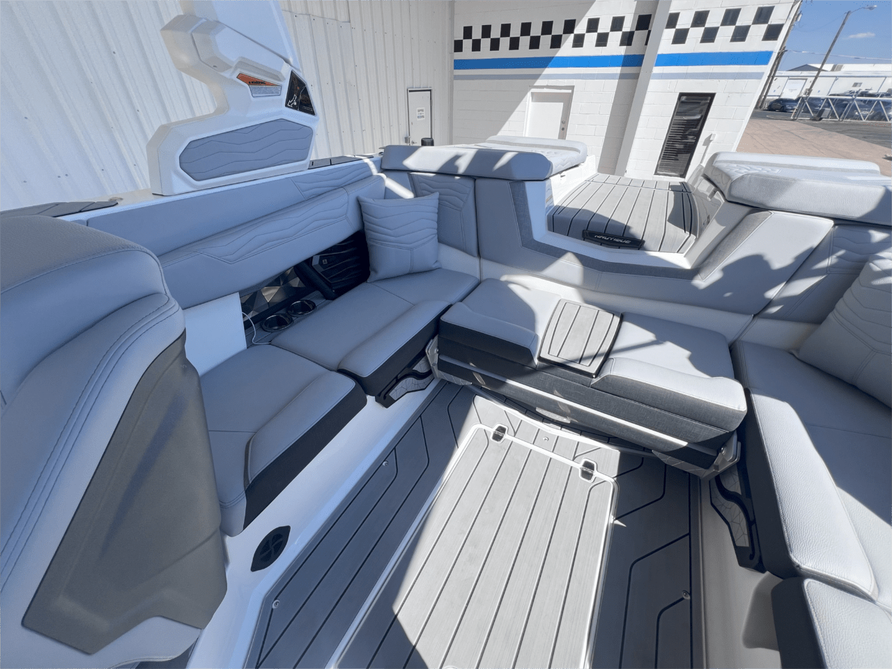 2025 Nautique G21
