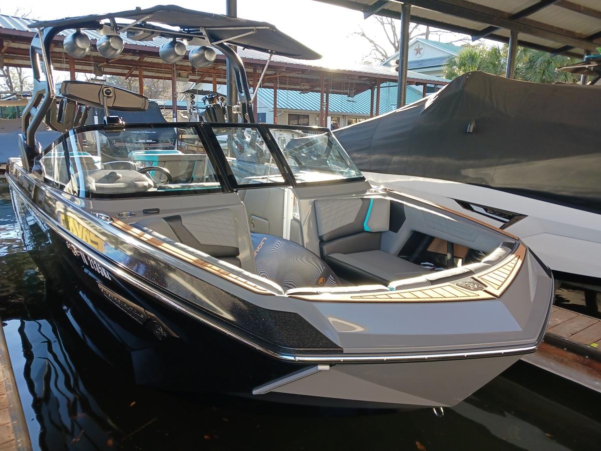 2021 G23 NAUTIQUE with thrusters