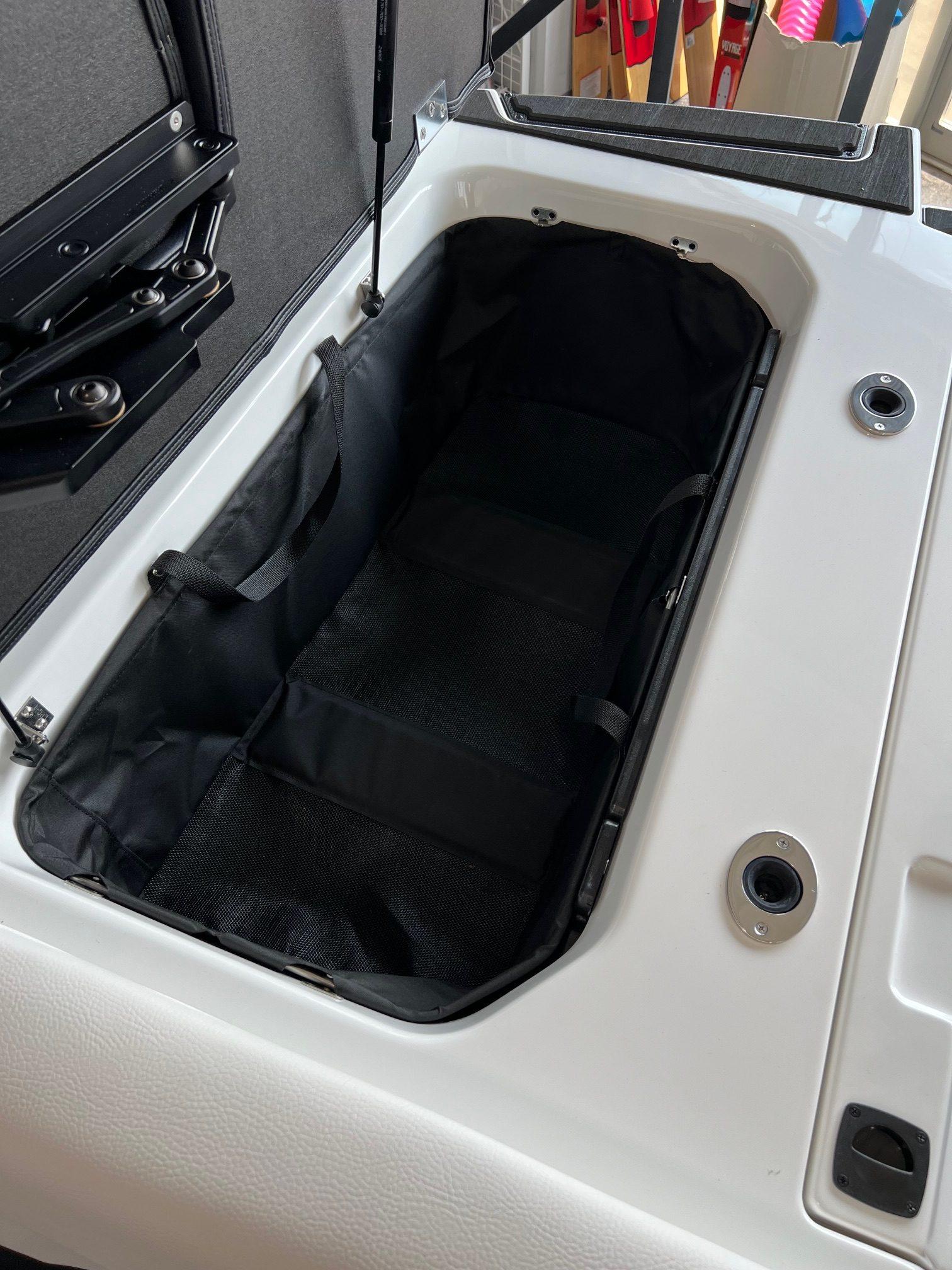 2025 MOOMBA MAKAI NEW PURE WHITE COLOR WITH NEW DROP STEP