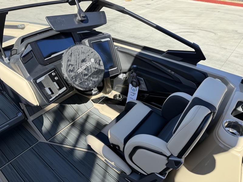 2025 Supra SL400