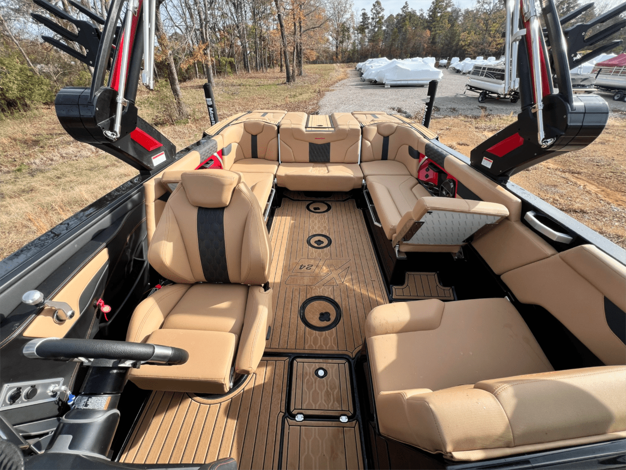 2022 MasterCraft XT24