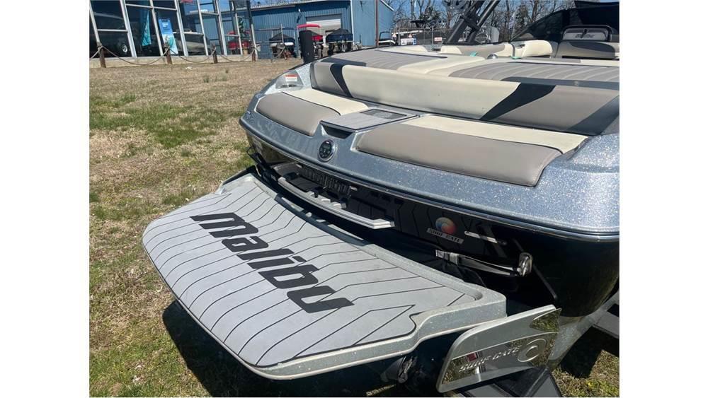 2015 Malibu Boats Wakesetter 24 MXZ