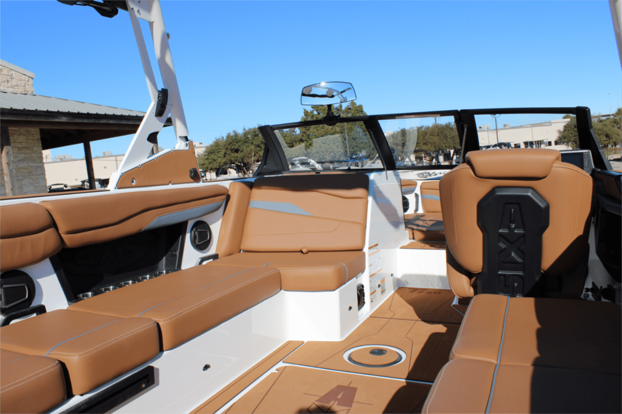 2025 Axis T250