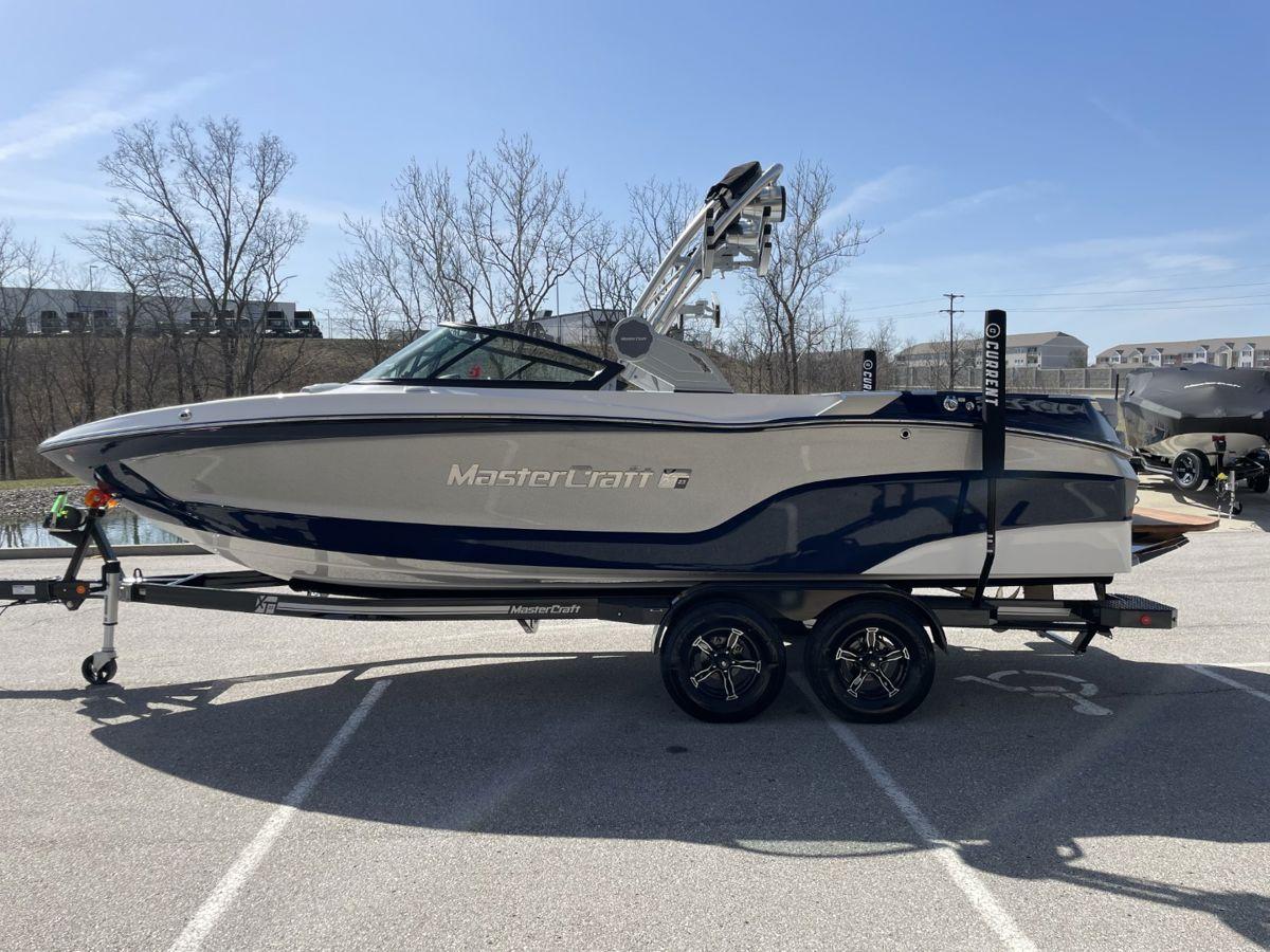 2023 MasterCraft XT23