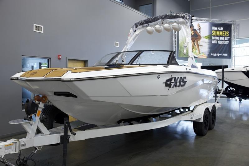 boat.Title