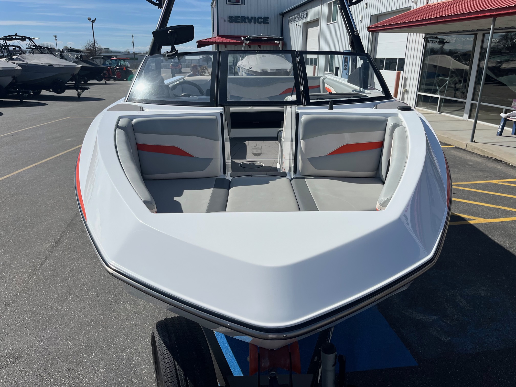 2022 Axis Wake T220