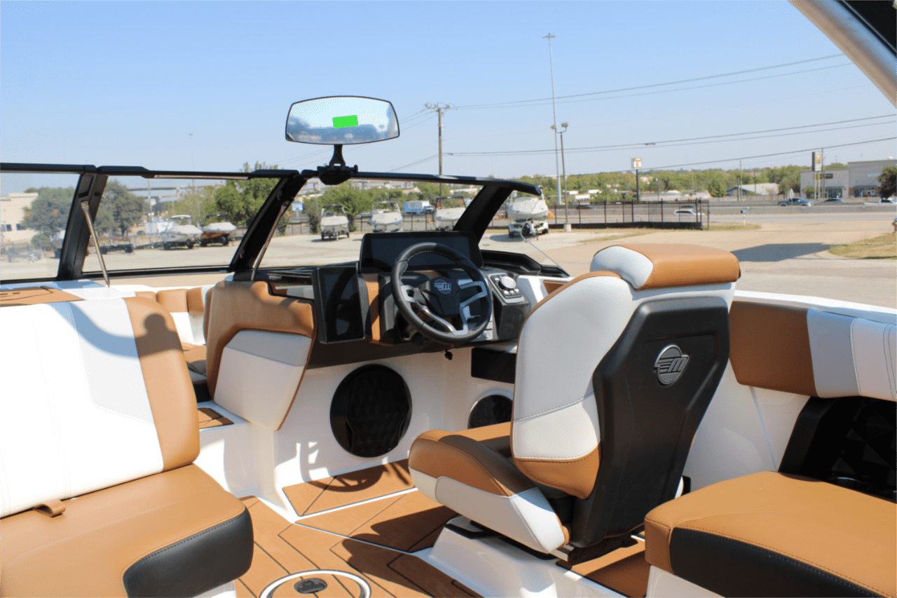 2025 Malibu 21 LX