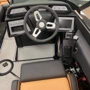 2024 Mastercraft NXT 20 Midnight Black/Gold