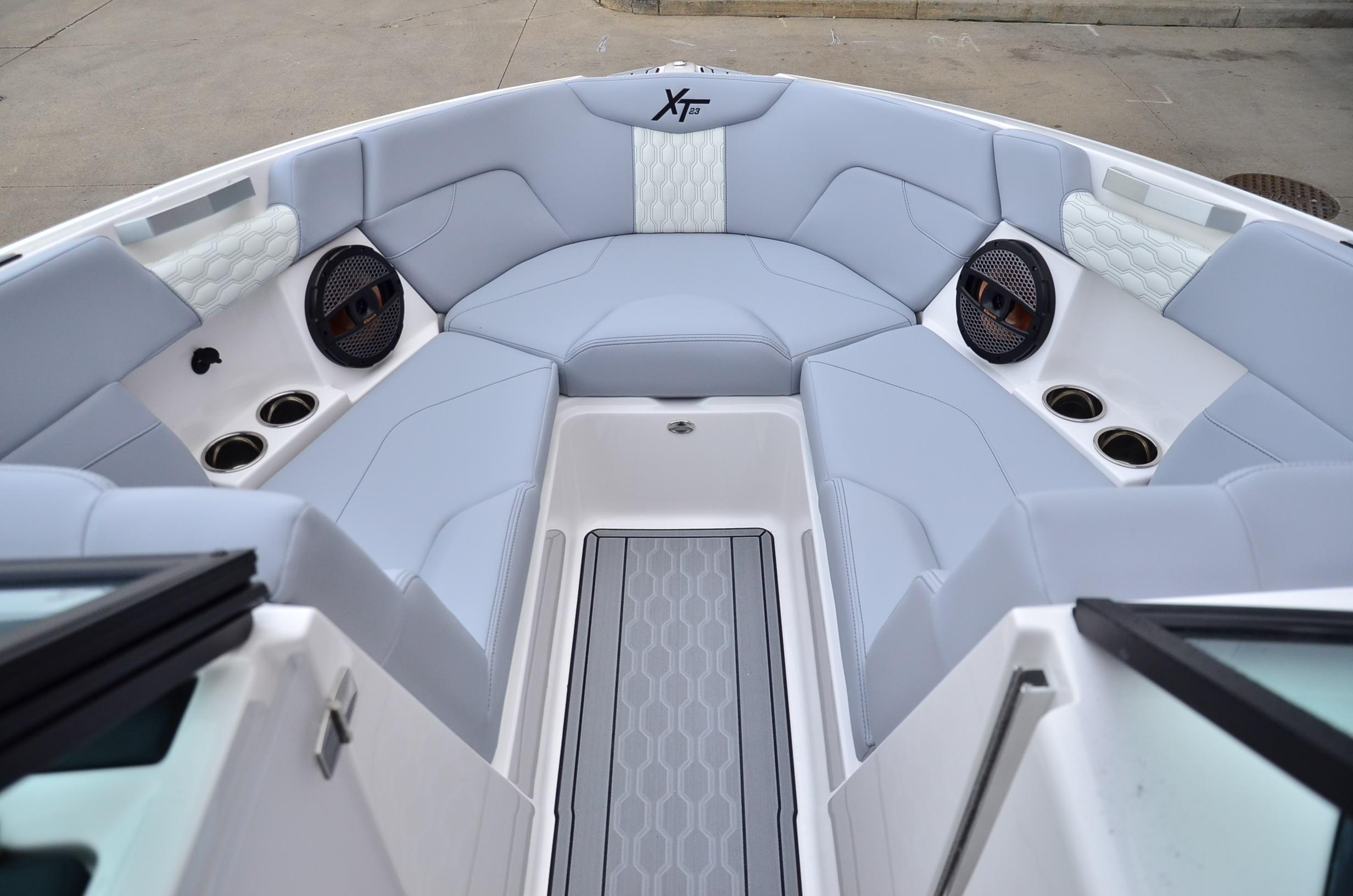 2024 MasterCraft XT23