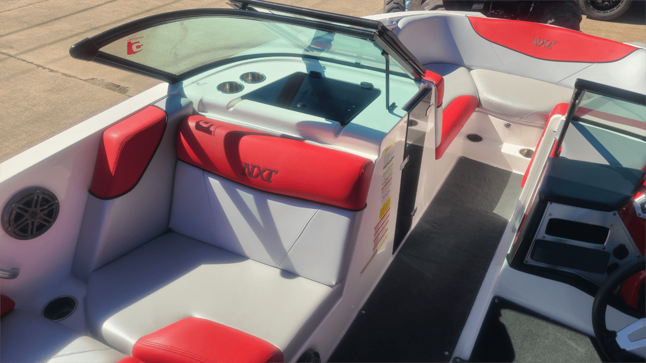 2016 MasterCraft NXT22