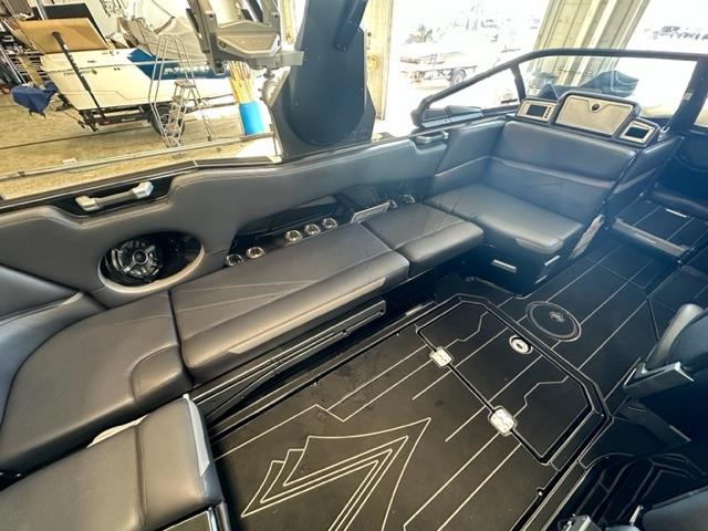 2023 Supra SL 450 Blackout