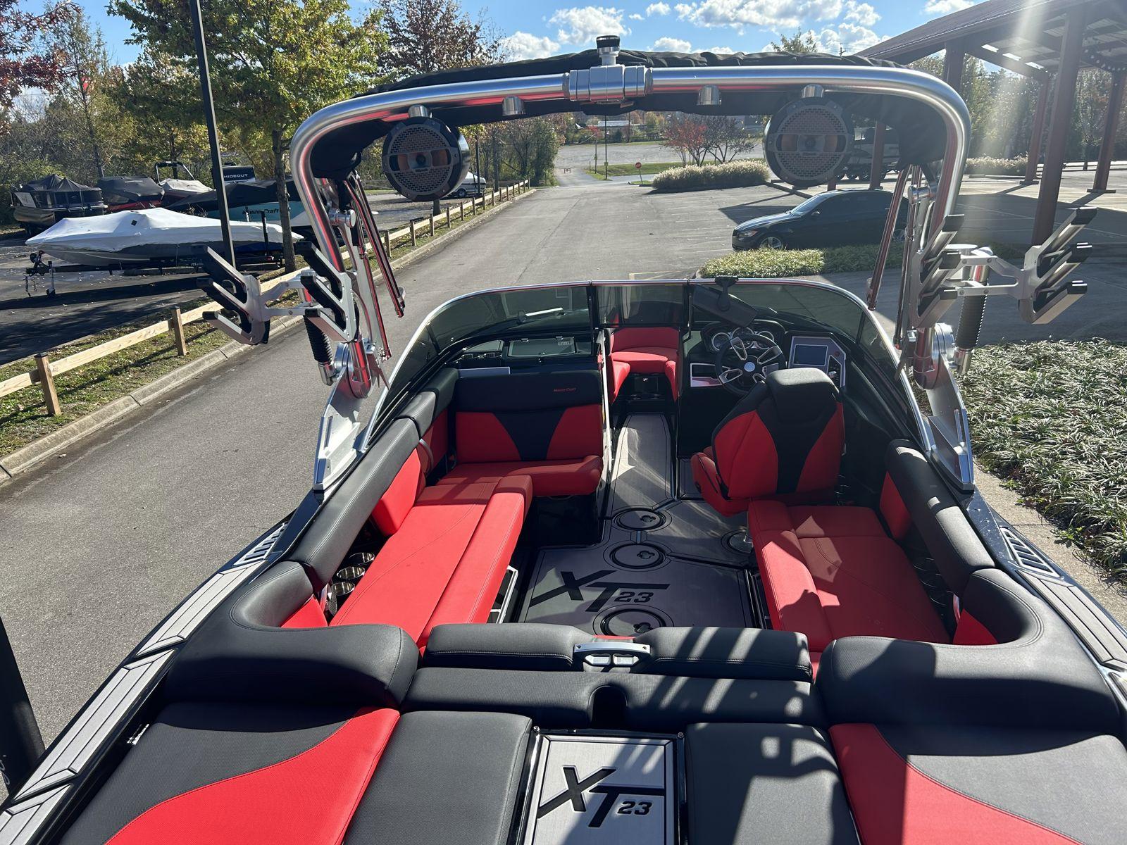 2021 MasterCraft XT23