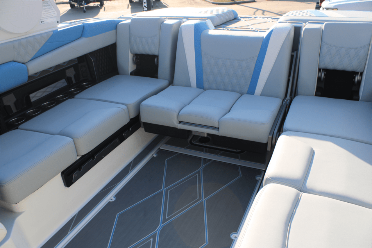 2025 Malibu M230