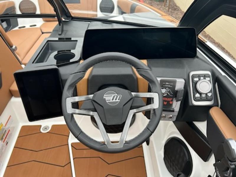 2025 Malibu 22 MXZ