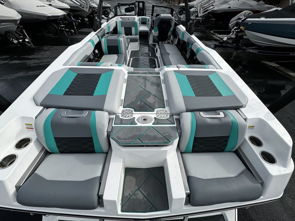 2023 Malibu 26 LSV